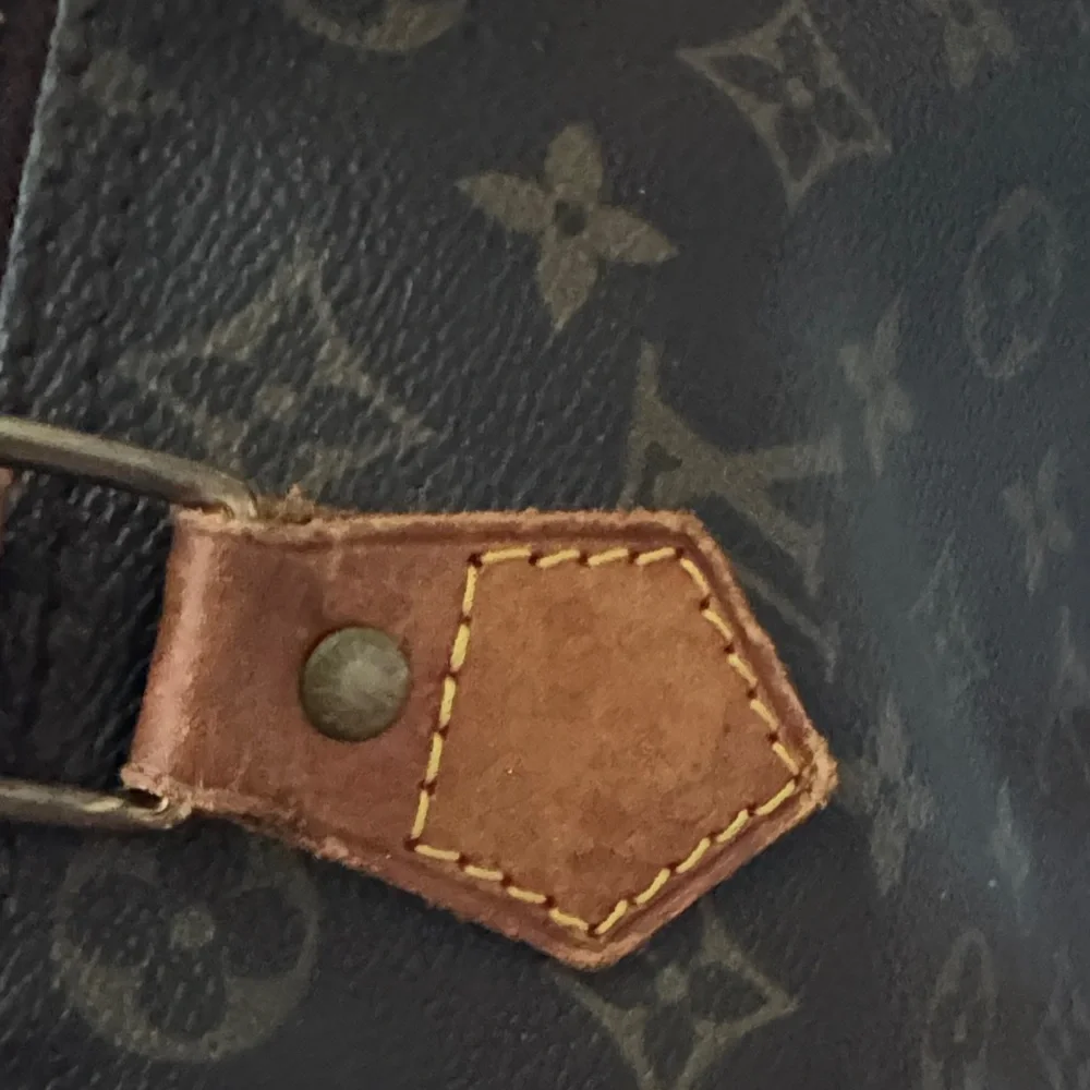 Louis Vuitton Classic Monogram Satchel - Picture 5 of 8